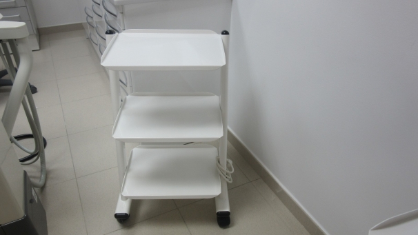 VENDO CARRITO AUXILIAR DE 3 ESTANTES